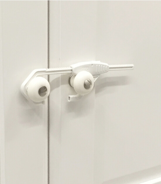 BabyDan Bebek ve &Ccedil;ocuklar İ&ccedil;in Kulplu Dolap Kilidi // Beyaz