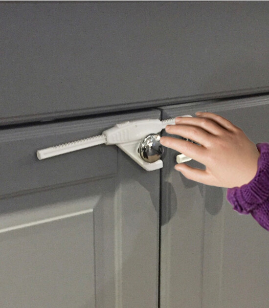 BabyDan Bebek ve &Ccedil;ocuklar İ&ccedil;in Kulplu Dolap Kilidi // Beyaz