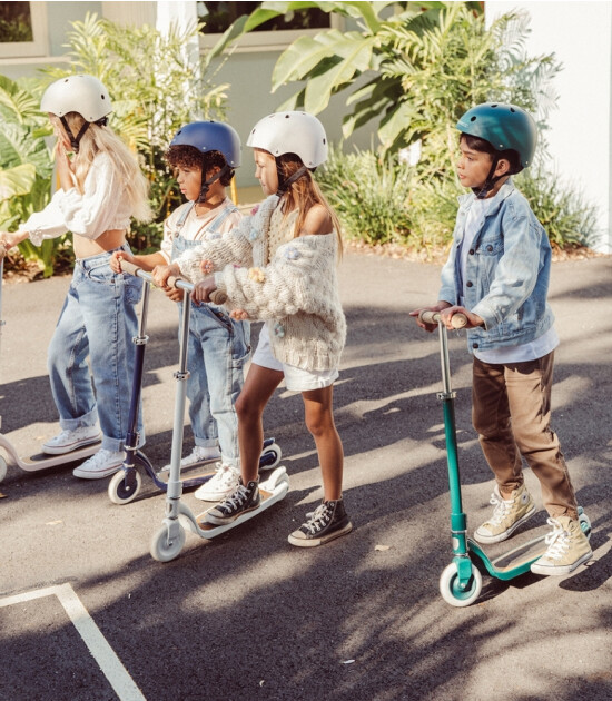 Banwood Vintage Maxi Scooter // Green