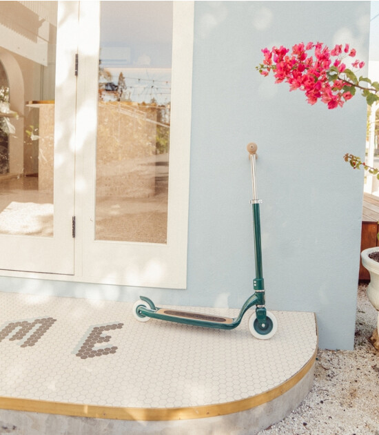 Banwood Vintage Maxi Scooter // Green