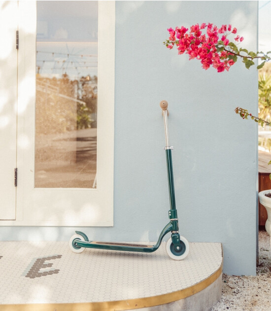 Banwood Vintage Maxi Scooter // Green