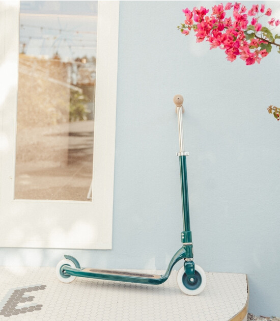 Banwood Vintage Maxi Scooter // Green