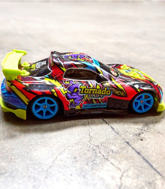 Dickie Tornado Uzaktan Kumandalı Drift Araba