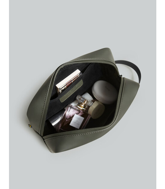 Gaston Luga Spläsh Toiletry Bag // Olive