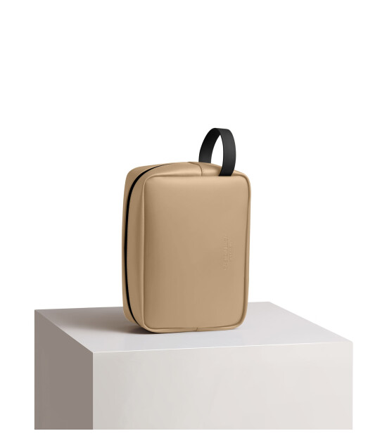 Gaston Luga Spläsh Toiletry Bag // Latte