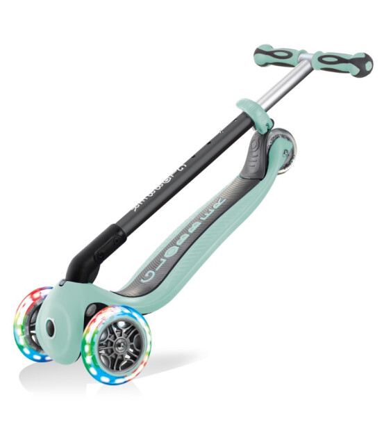 Globber Go Up Deluxe Işıklı Teker Scooter // Mint