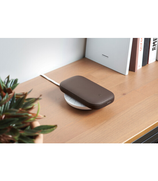 Lexon Powersound Deri Kablosuz Şarj Cihazı ve Bluetooth Hoparlör // Kahverengi