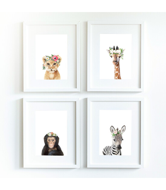 Little Forest Animals Marcel with Flower (Beyaz Çerçeve)