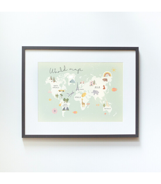 Little Forest Animals Green World Map with Animals (Gri Çerçeve)