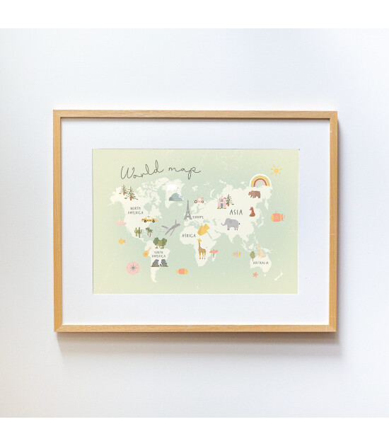 Little Forest Animals Green World Map with Animals (Natural Çerçeve)