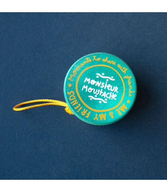 Londji Yoyo // Moustache