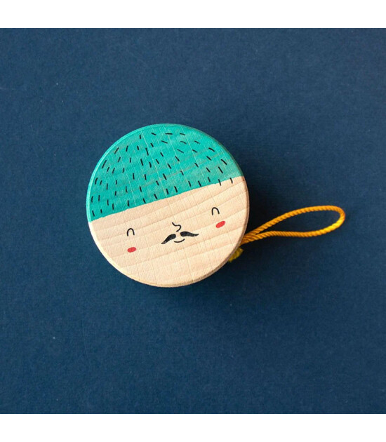 Londji Yoyo // Moustache