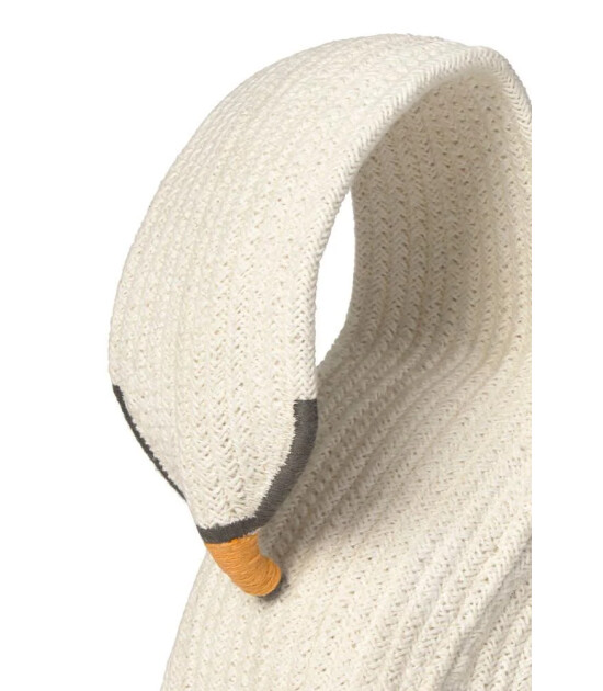 Lorena Canals Sepet // Swan