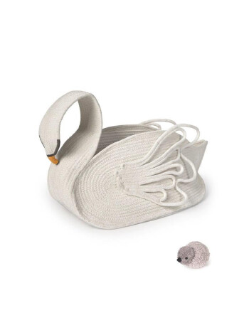 Lorena Canals Sepet // Swan