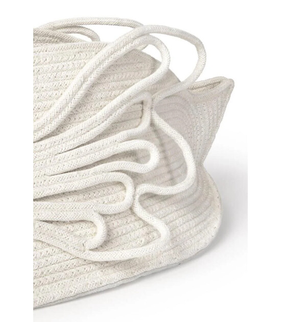 Lorena Canals Sepet // Swan