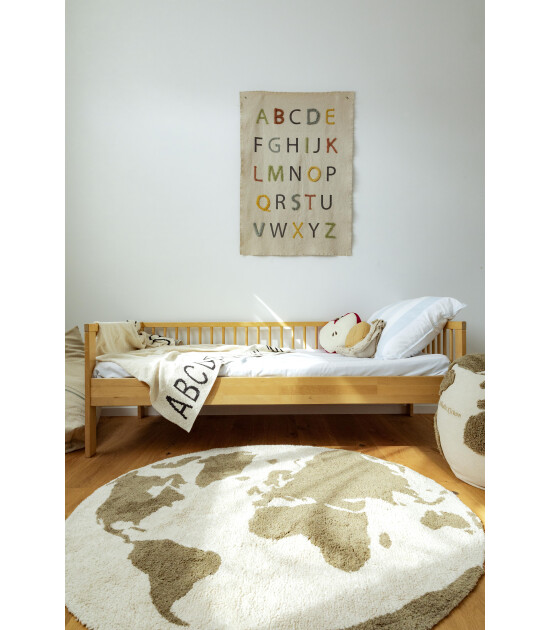 Lorena Canals Halı // World Map Rugcycled