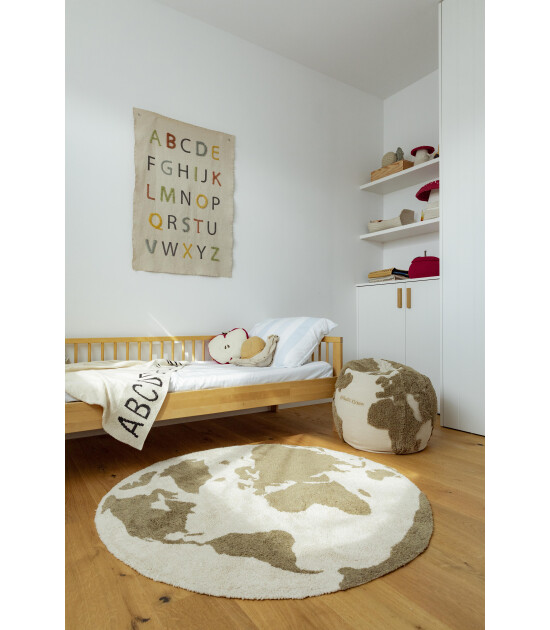 Lorena Canals Halı // World Map Rugcycled