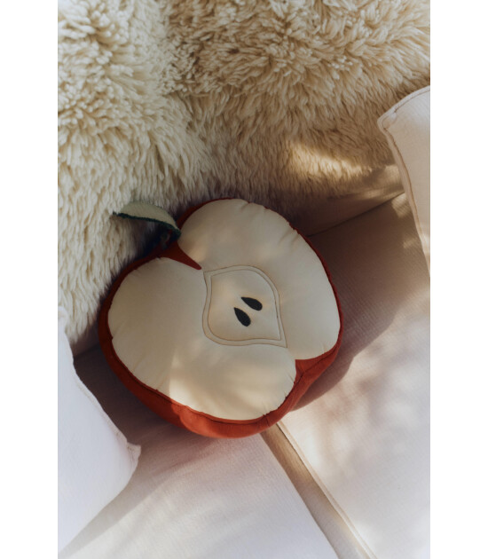 Lorena Canals Yastık // Apple