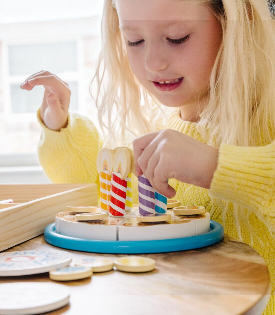 Melissa & Doug Ahşap Doğum G&uuml;n&uuml; Parti