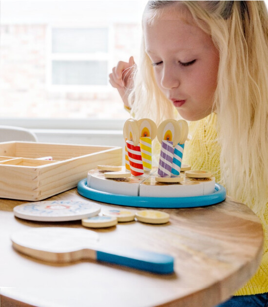 Melissa & Doug Ahşap Doğum G&uuml;n&uuml; Parti