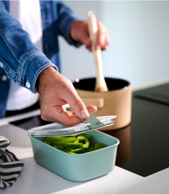 Mepal Easyclip Food Storage Box  (700 ml) // Nordic White