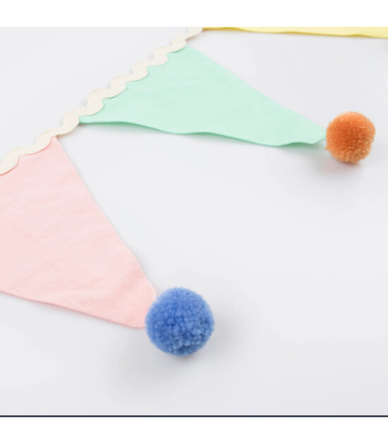 Meri Meri Asılan Süs // Pastel Pom Pom