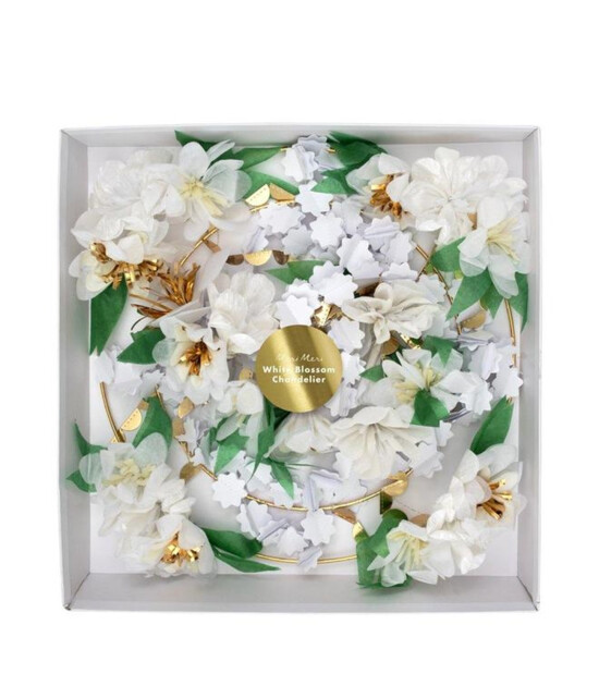 Meri Meri Asılan Süs // Beyaz Çiçekli Süs Avize