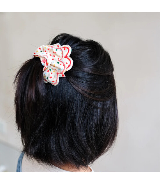 Mimi & Lula Scrunchie Lastik Toka // Heart Print Scalloped