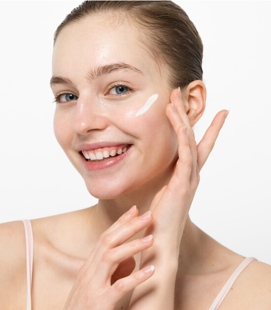 Minela Care 100% Organik Mineral Filtreli Leke ve Yaşlanma Karşıtı Yüz Güneş Kremi (50 SPF)