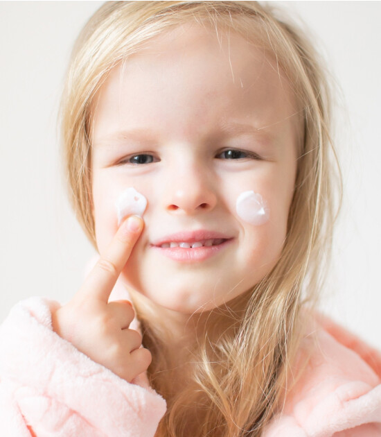 Minela Care 100% Organik Mineral Filtreli Bebek ve Çocuk Güneş Kremi (50 SPF)