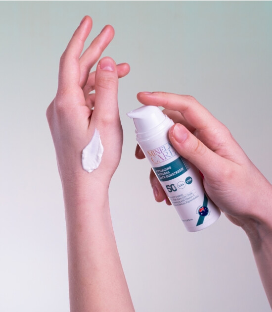 Minela Care 100% Organik Mineral Filtreli Leke ve Yaşlanma Karşıtı Y&uuml;z G&uuml;neş Kremi (50 SPF)