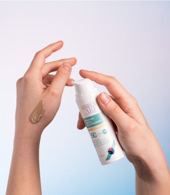 Minela Care 100% Organik Mineral Filtreli Nemlendirici Renkli Y&uuml;z G&uuml;neş Kremi (50 SPF)