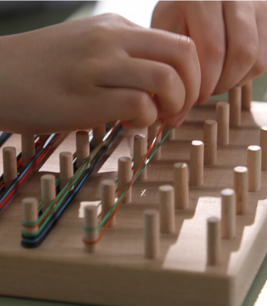 moritoys GeoBoard - Lastikli Montessori Geometri Ahşap Oyunu
