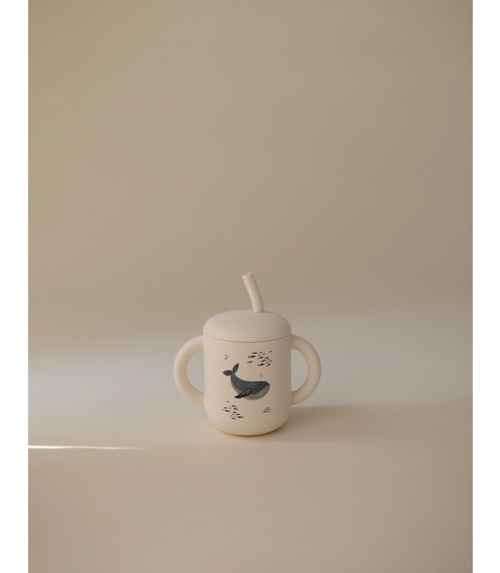 Mushie Pipetli Silikon Alıştırma Bardağı // Whales