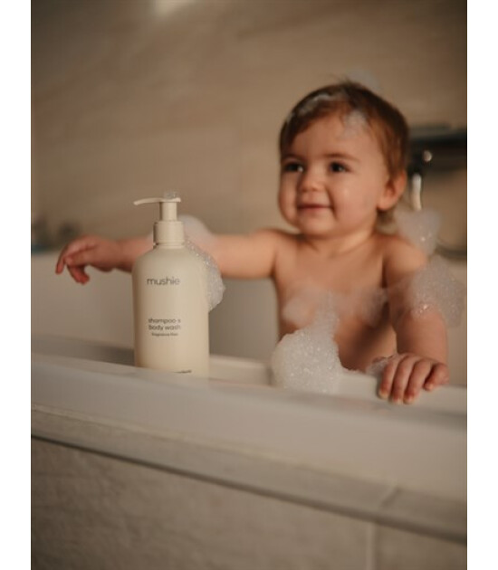 Mushie Baby Kokusuz Saç ve Vücut Şampuanı