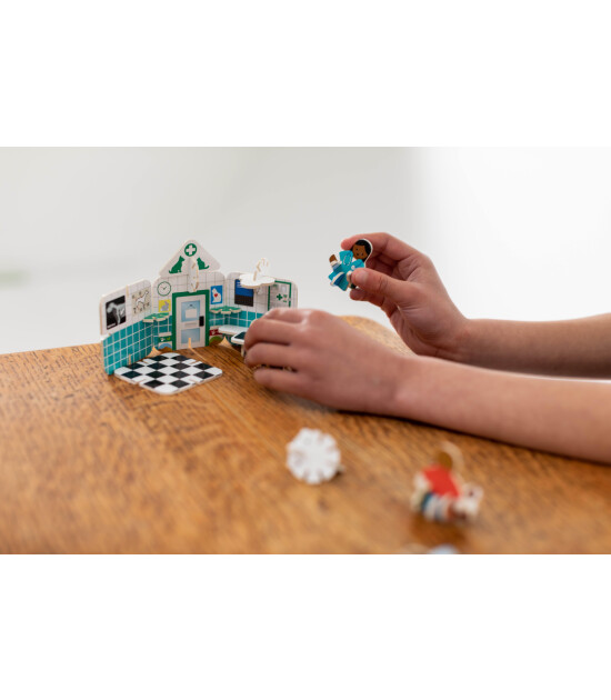 Playpress - Story Playset - Mini Vets