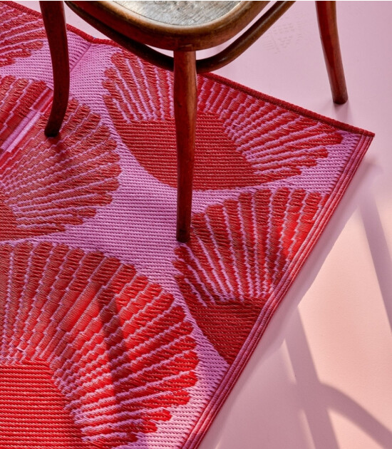 Rice Recycled Geri Dönüşümlü Plastik Halı // Pink and Red Sea Shell Design