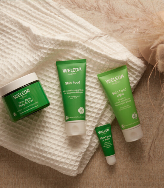 Weleda Skin Food Organik Besleyici Dudak Balmı