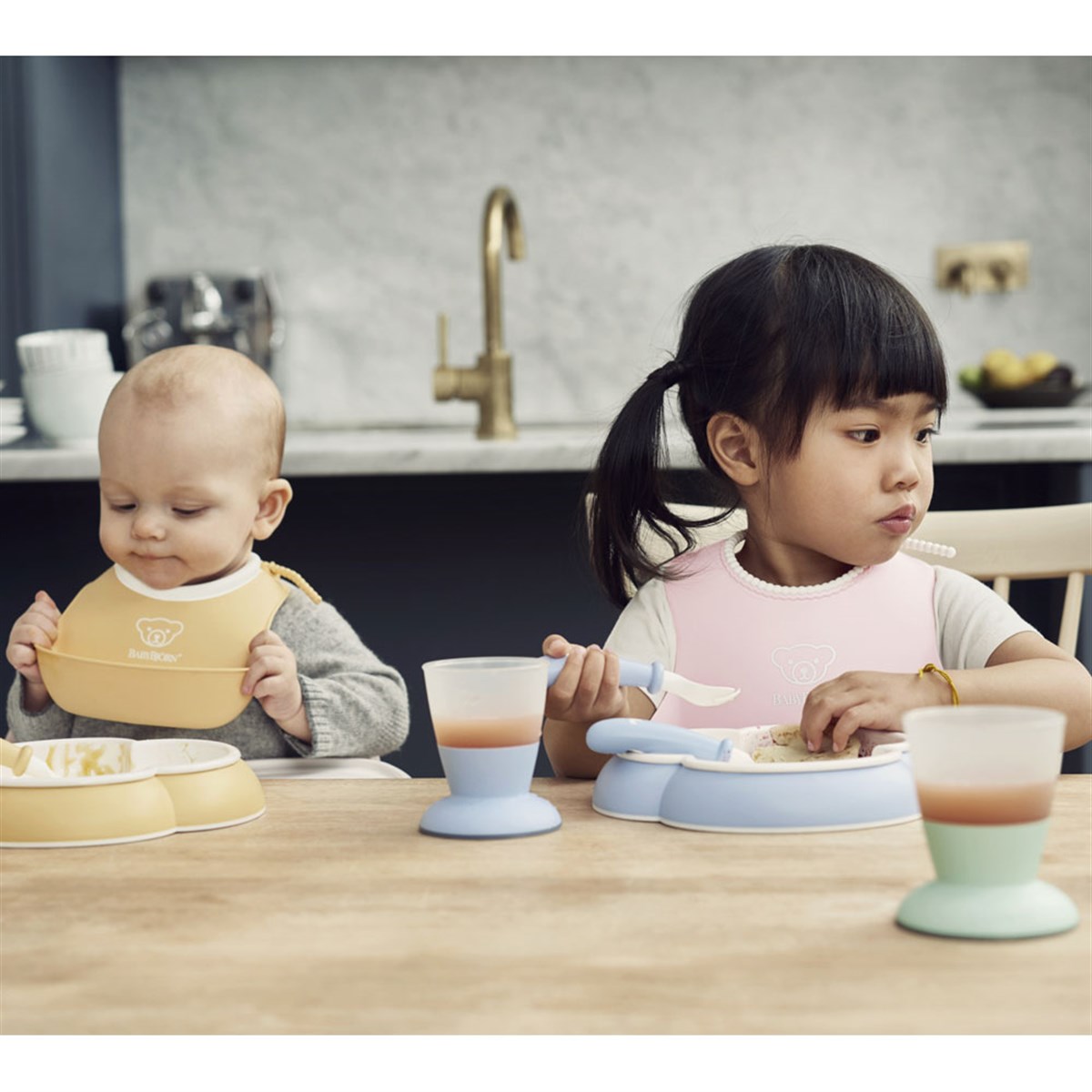 Babybjörn Yumuşak Plastik Mama Önlüğü Seti // Powder Blue