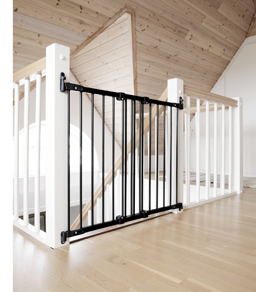 BabyDan Ebba Çocuk Güvenlik Kapısı (67-105,5 cm) // Siyah