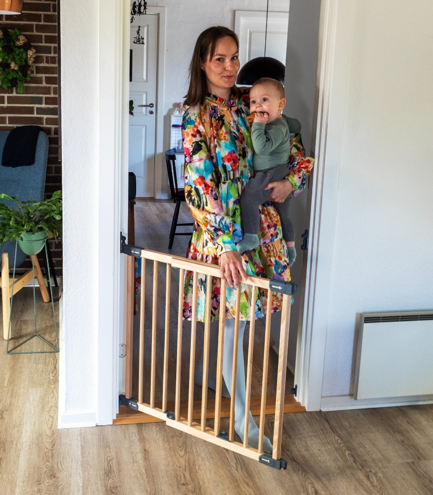 BabyDan Elin Deluxe Ahşap Çocuk Güvenlik Kapısı // Naturel