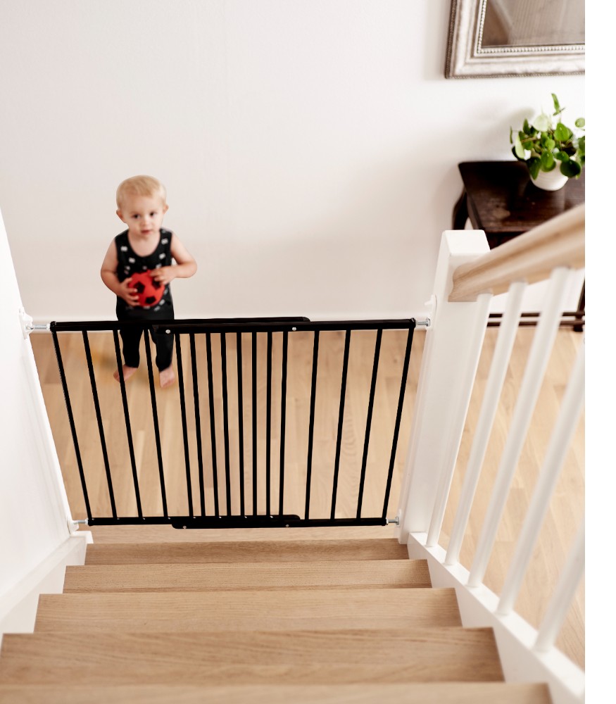 BabyDan Asta Çocuk Güvenlik Kapısı (73,5-79,6 cm) // Siyah