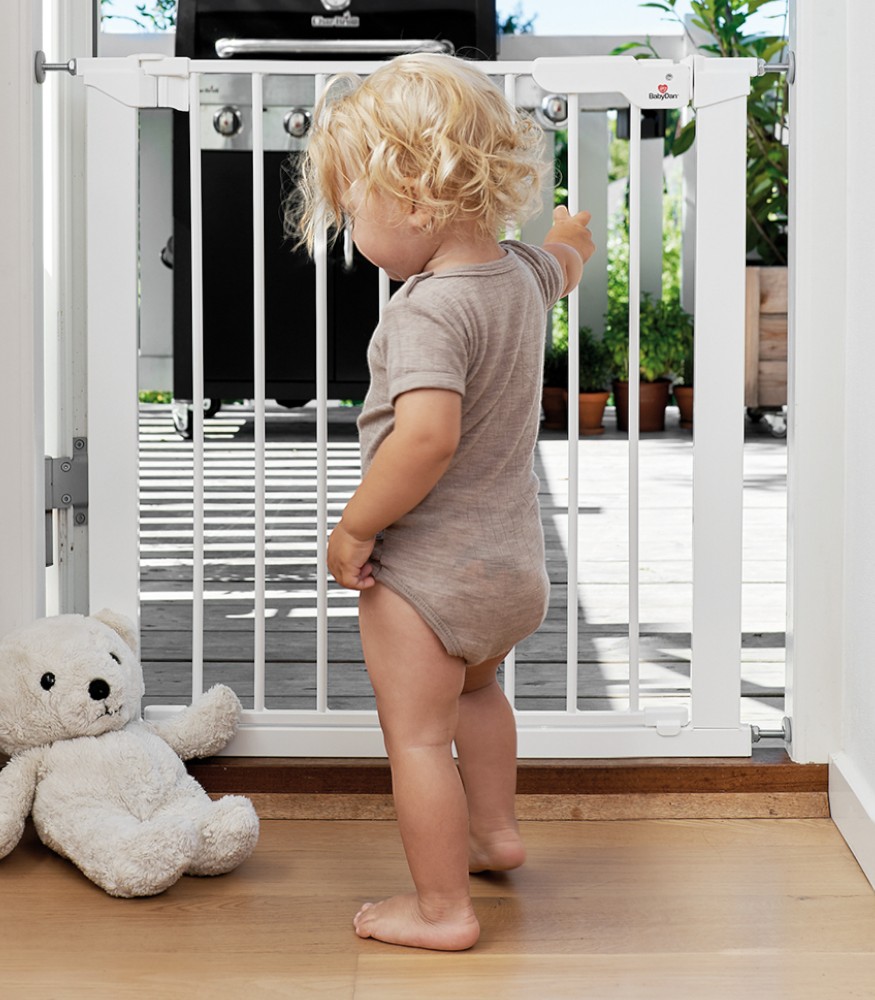 BabyDan Asta Çocuk Güvenlik Kapısı (73,5-79,6 cm) // Beyaz