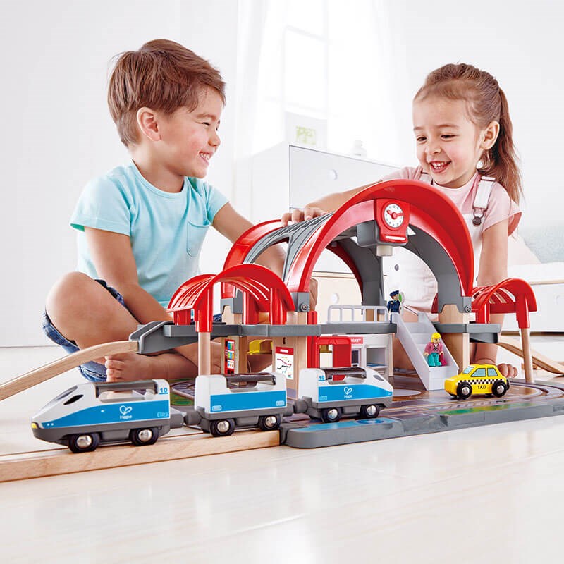 Hape Grand City Oyuncak Tren İstasyonu