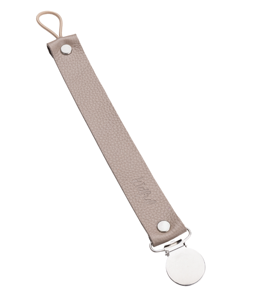 Kidful Bitkisel Boyalı Deri Emzik Askısı // Dark Oak