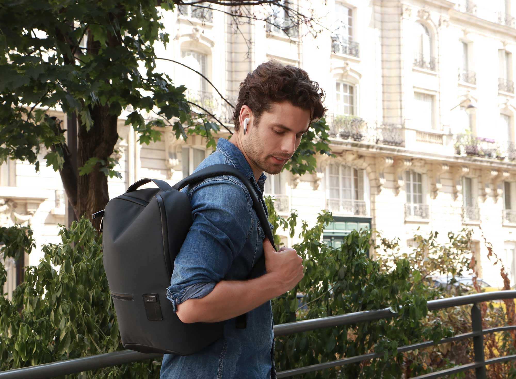 Lexon Track Laptop Bölmeli Sırt Çantası // Siyah