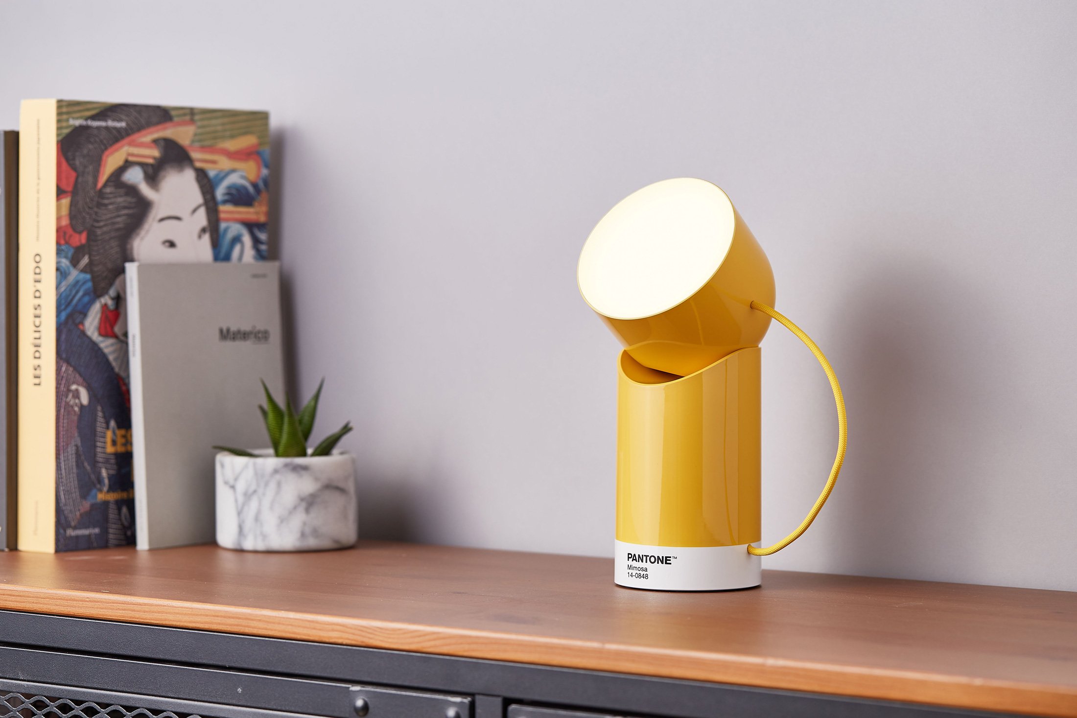 Lexon x Pantone Orbe Led Aydınlatma // Sarı