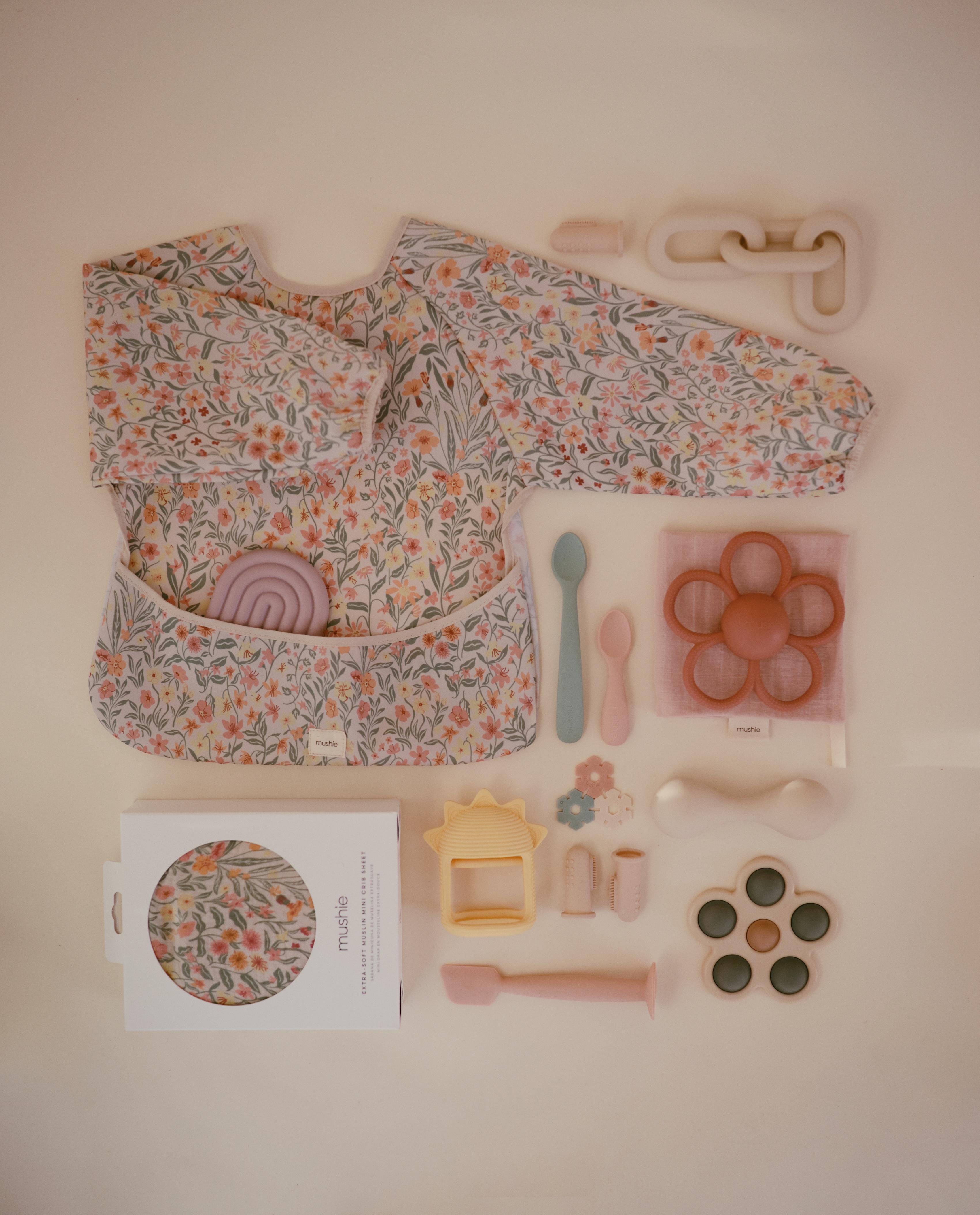 Mushie Uzun Kollu Mama Önlük // Pastel Blooms