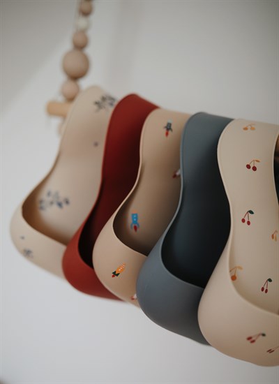 Mushie Silikon Mama Önlük // Cherries