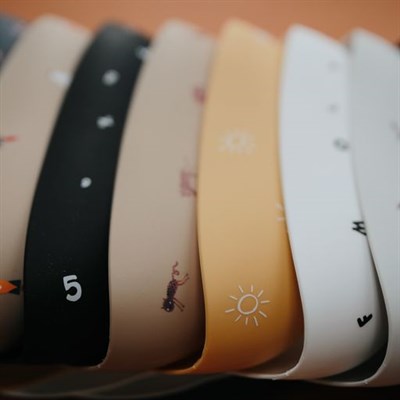 Mushie Silikon Mama Önlük // Rocket